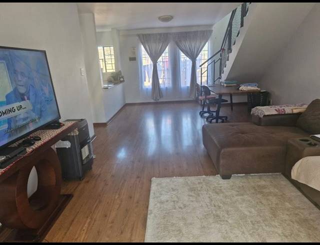 4 BEDROOM APARTMENT FOR SALE IN THERESAPARK